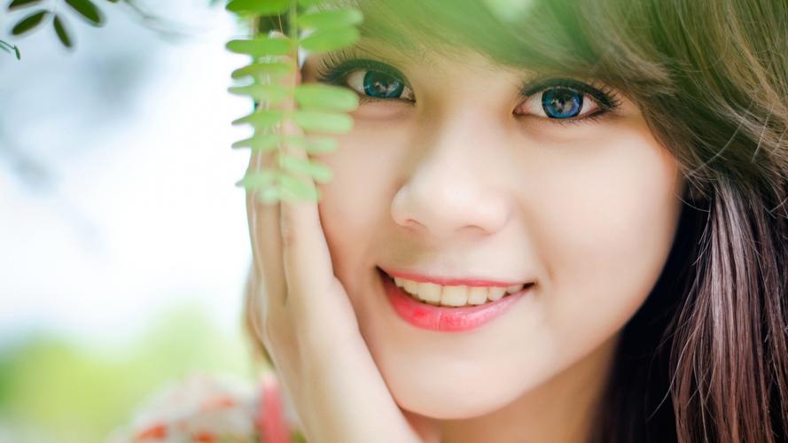 黄仁勋首次出席链博会 专家：中美经贸“链”仍十分密切